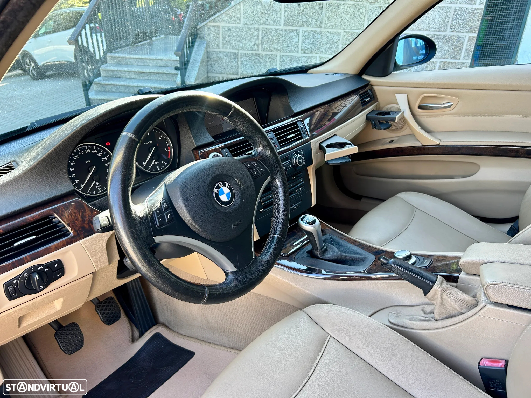 BMW 320 d Touring Navigation Sport - 11