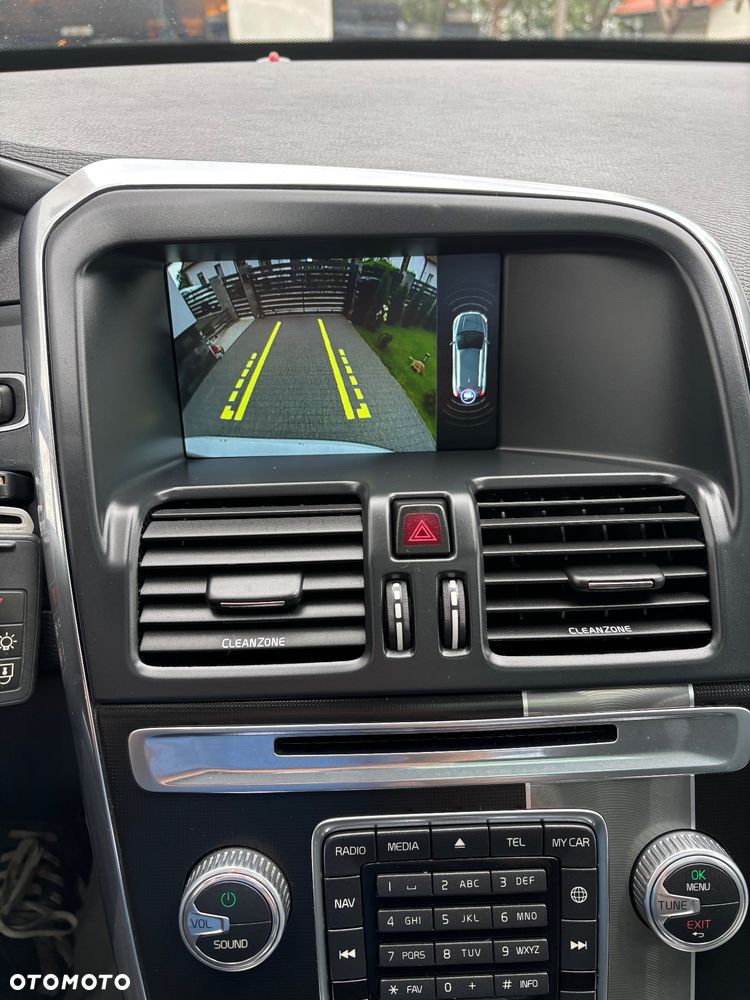 Volvo XC 60 D4 AWD Geartronic RDesign - 5