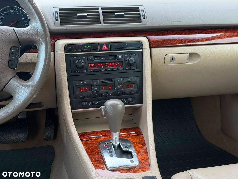 Audi A4 Limousine - 36