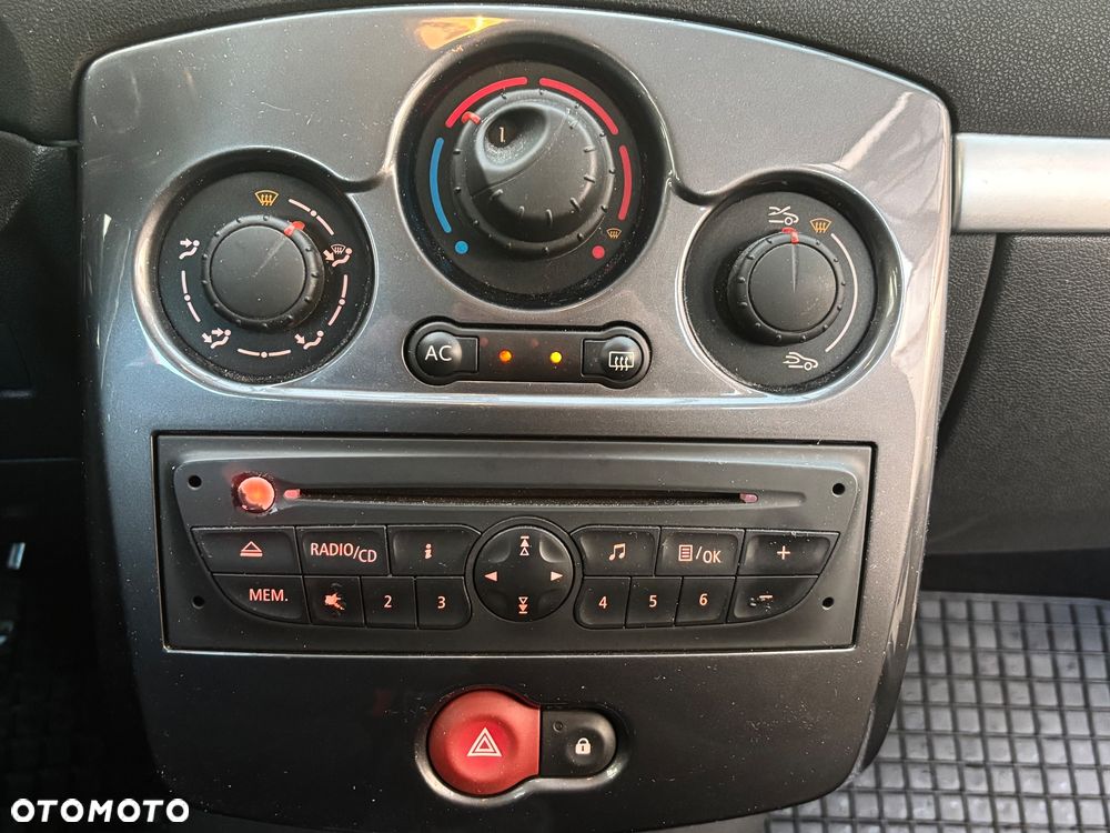 Renault Clio 1.2 16V Alize - 14