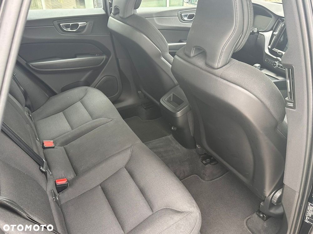 Volvo XC 60 B4 D AWD Momentum - 14