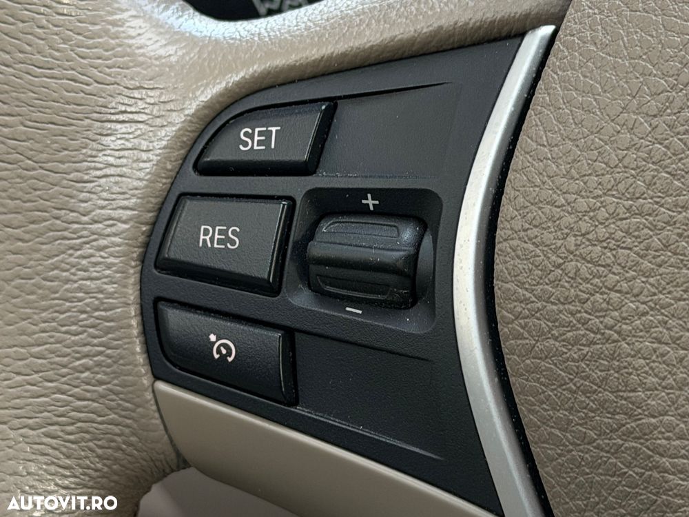 BMW Seria 3 320d Aut. Modern Line - 25