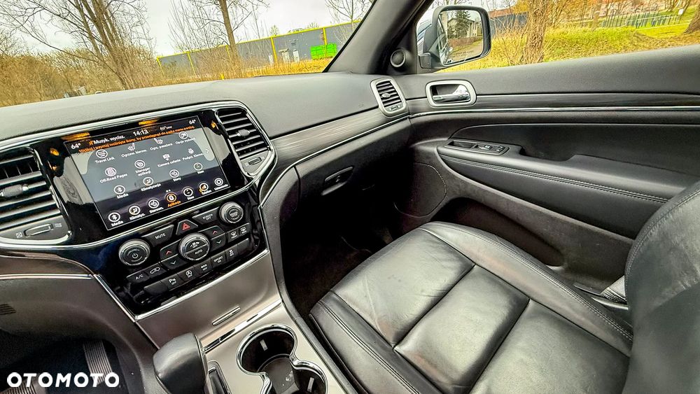 Jeep Grand Cherokee - 23