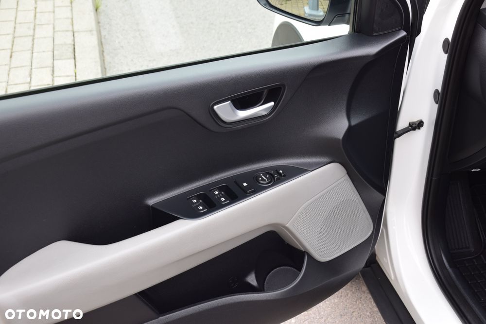 Kia Stonic 1.0 T-GDI 120 DCT OPF Edition 7 - 16