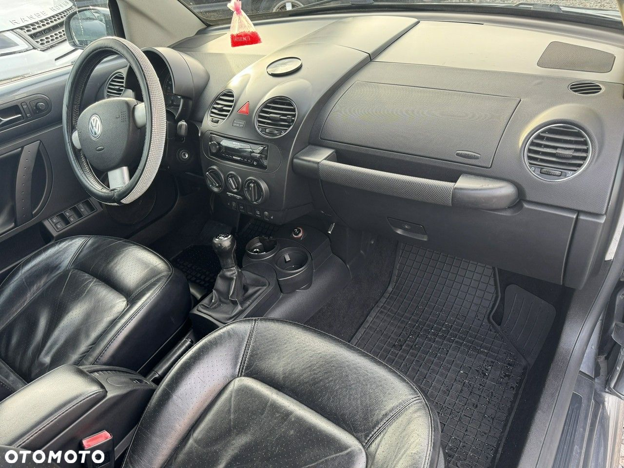 Volkswagen New Beetle - 14
