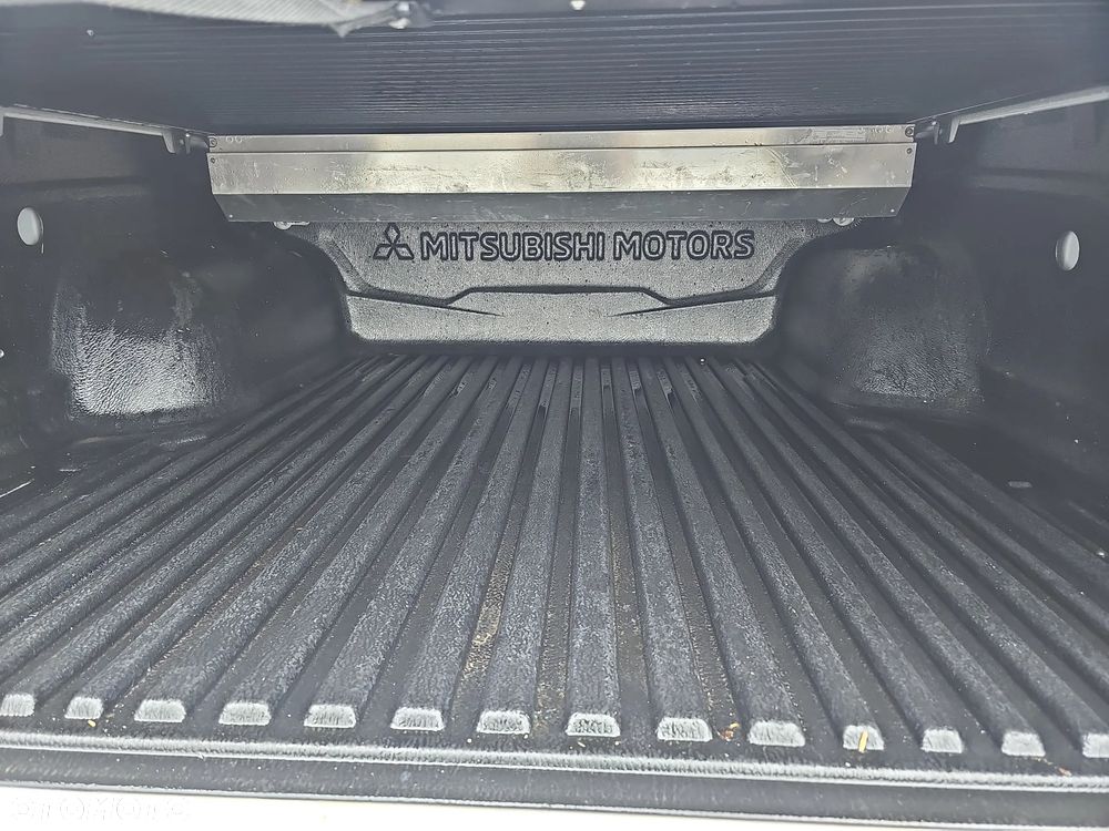 Mitsubishi L200 2021
