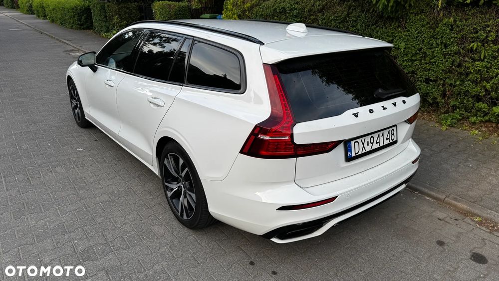 Volvo V60 B4 D R-Design - 3