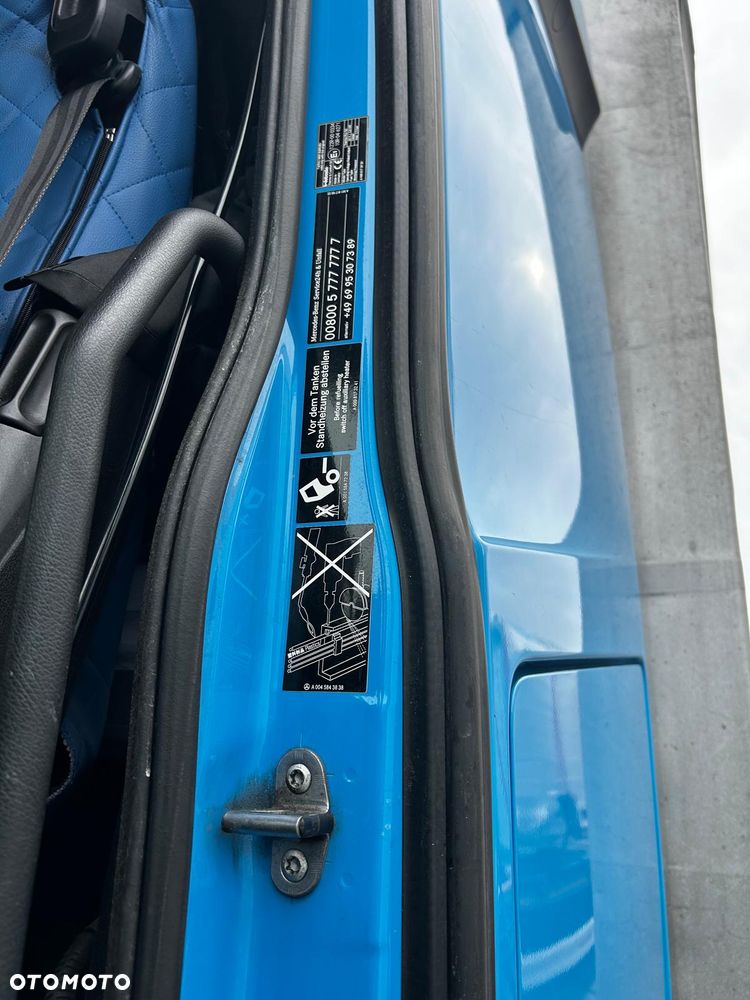 Mercedes-Benz 1832 - 22