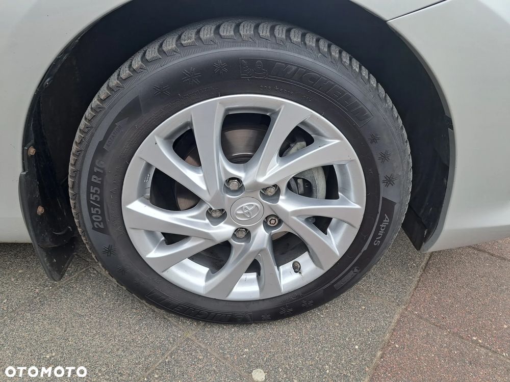 Toyota Auris - 11