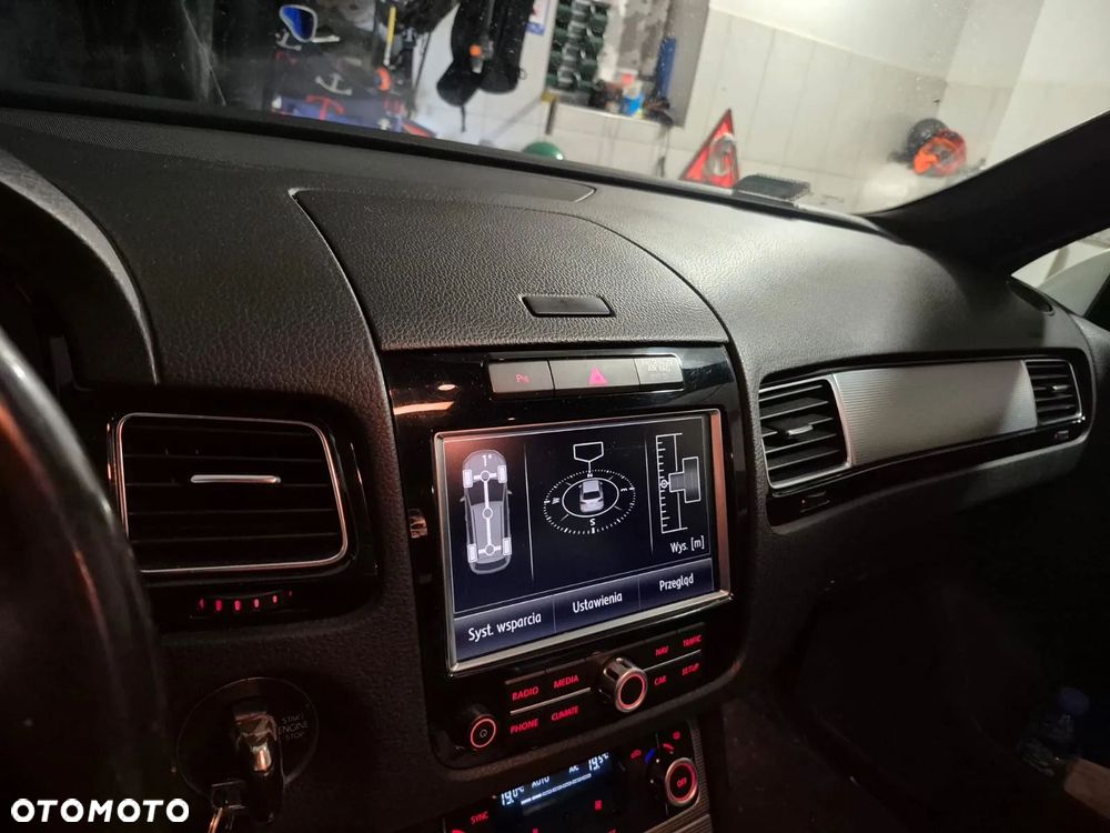 Volkswagen Touareg 3.0 V6 TDI BMT R-Style - 2