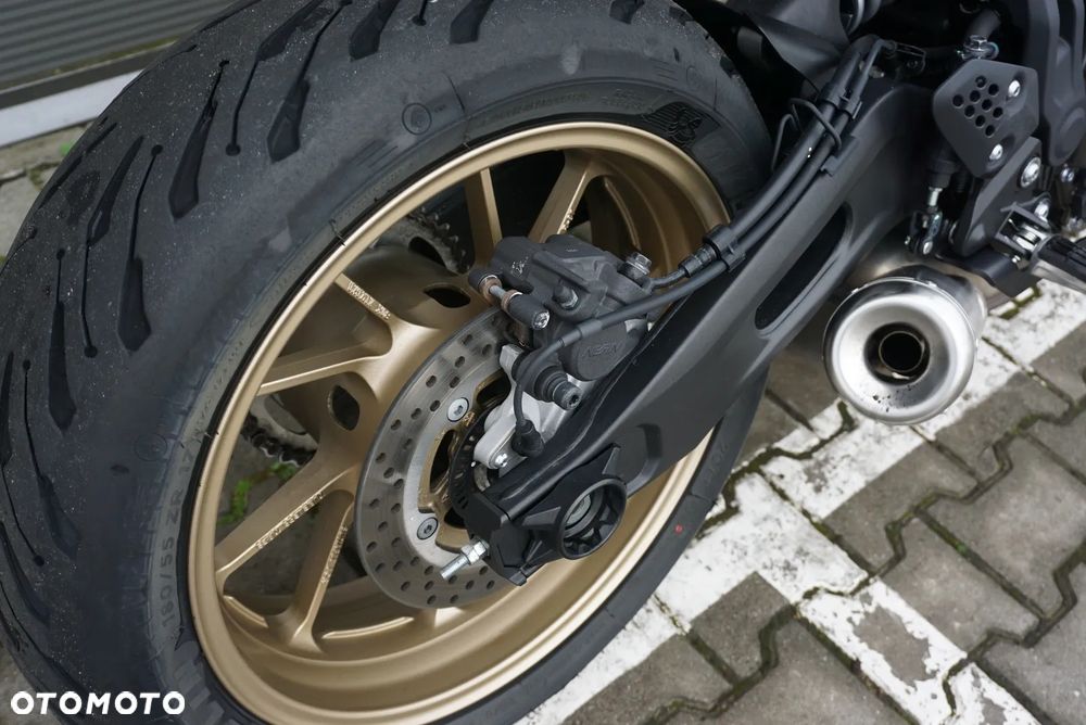 Yamaha XSR - 6