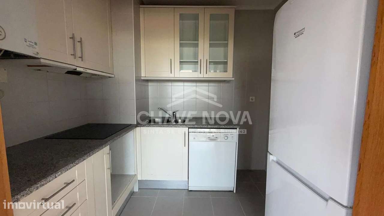 T1 c/ Lugar de Garagem e Arrumo em Santa Marinha (Soares dos Reis) - Grande imagem: 3/33