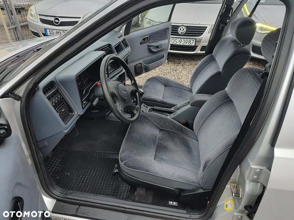 Ford Sierra 2.0 Ghia - 21