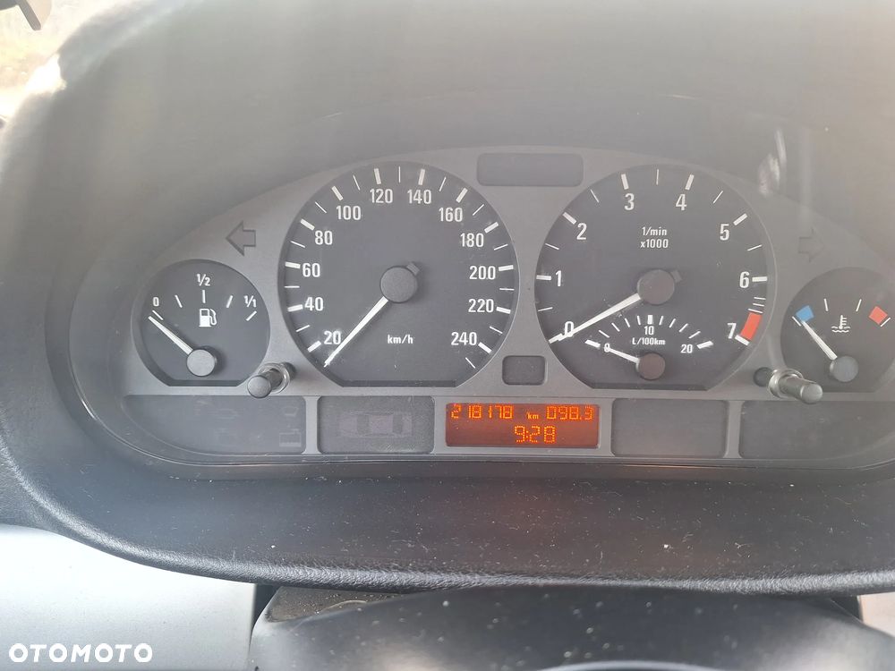 BMW Seria 3 320i Edition Lifestyle - 18