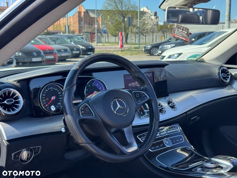 Mercedes-Benz Klasa E 200 4-Matic 9G-TRONIC - 20