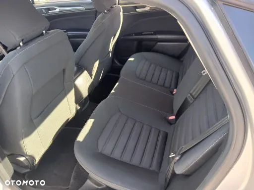 Ford Fusion - 16
