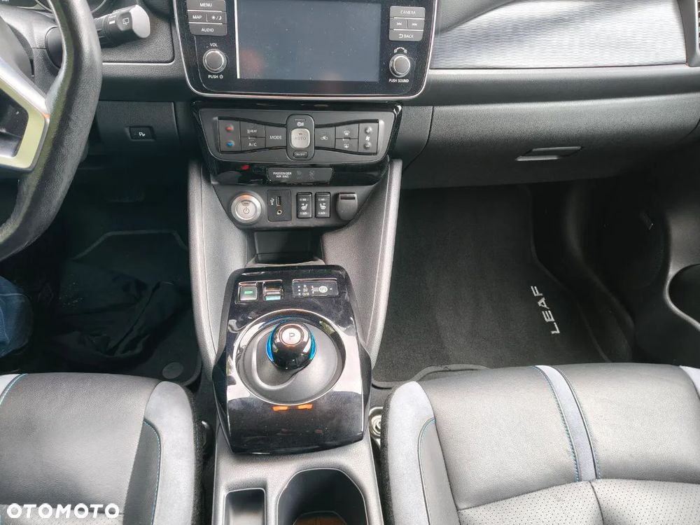 Nissan Leaf 40 kWh TEKNA - 16