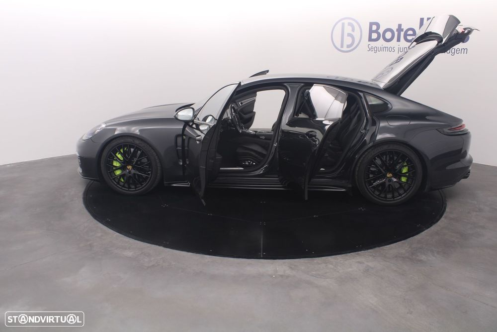 Porsche Panamera - 12