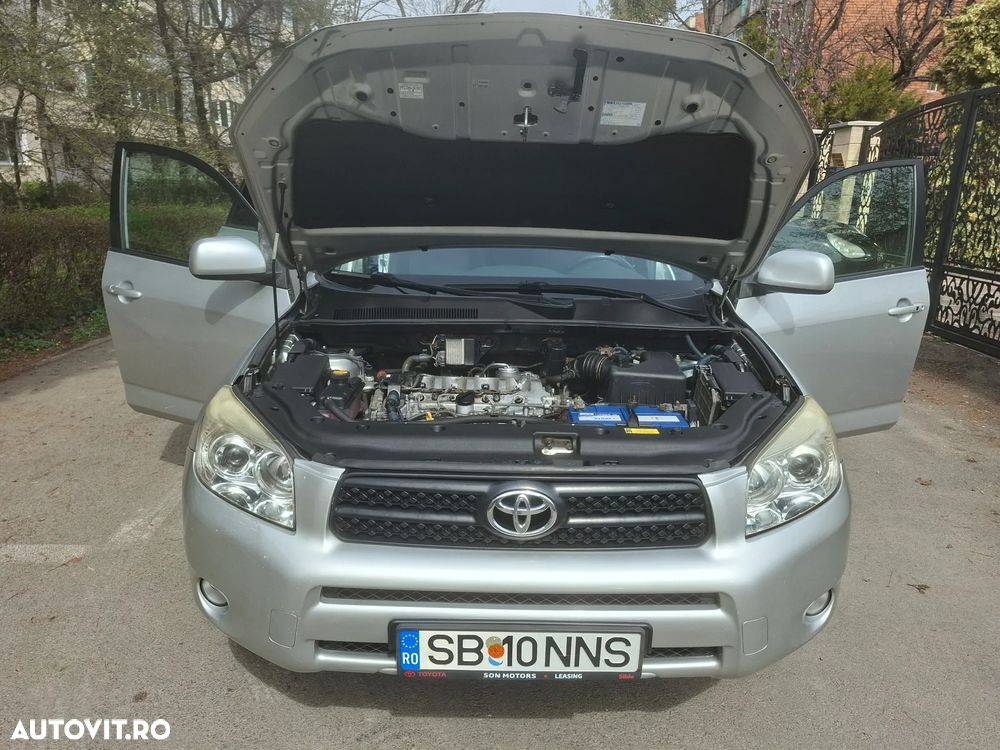 Toyota RAV4 2.2 D-4D Luxury City - 22