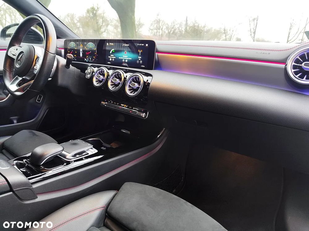 Mercedes-Benz CLA 200 Progressive 7G-DCT - 13