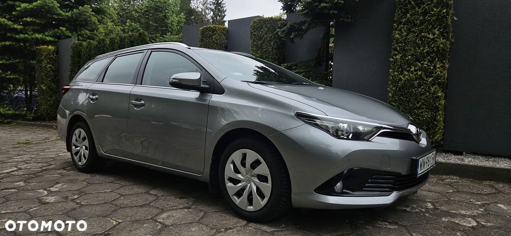 Toyota Auris 1.6 Premium - 1