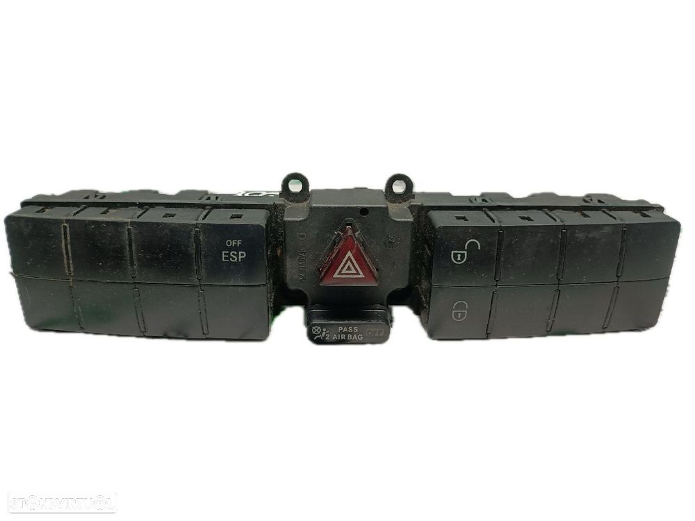 Botão De 4 Piscas Mercedes-Benz C-Class (W203) - 1