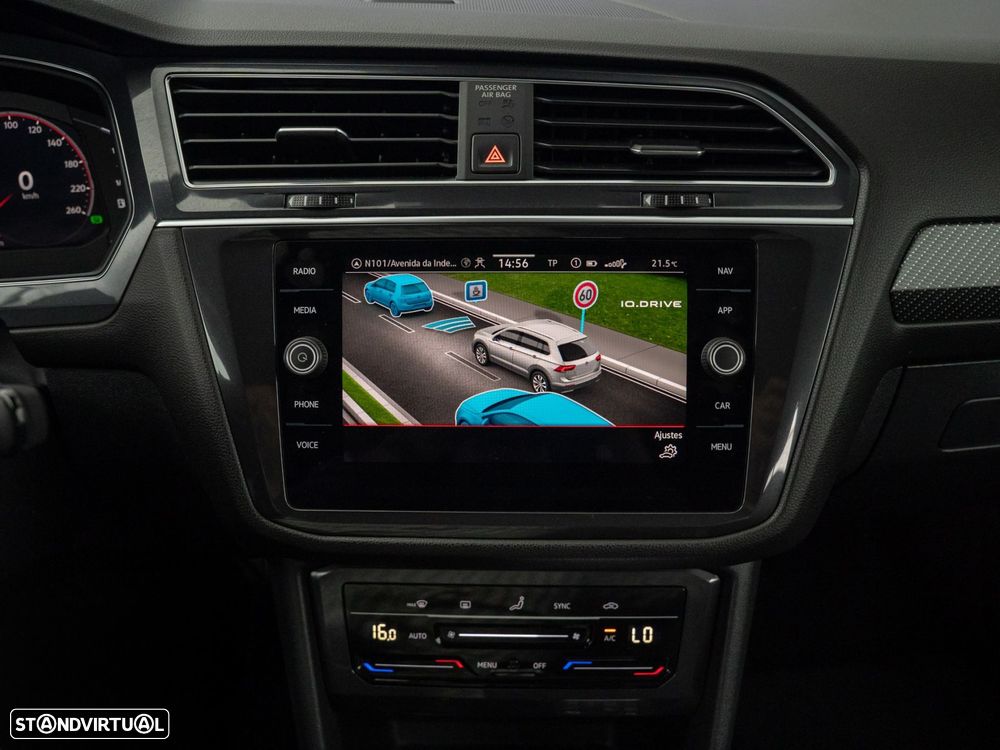 VW Tiguan Allspace 2.0 TDI R-Line DSG - 35