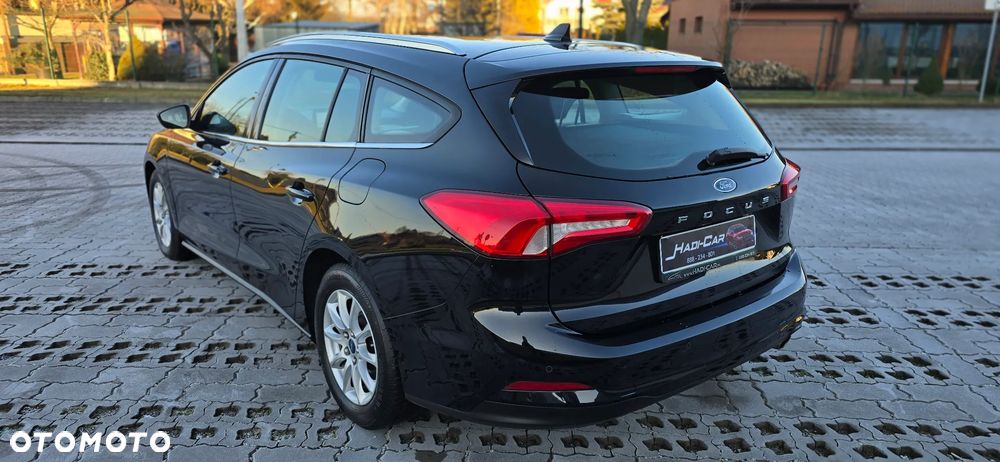 Ford Focus SW - 13
