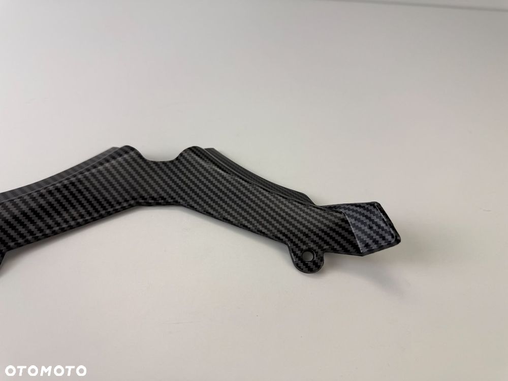 Dolna osłona czaszy Carbon Yamaha MT 125 2020+ - 12