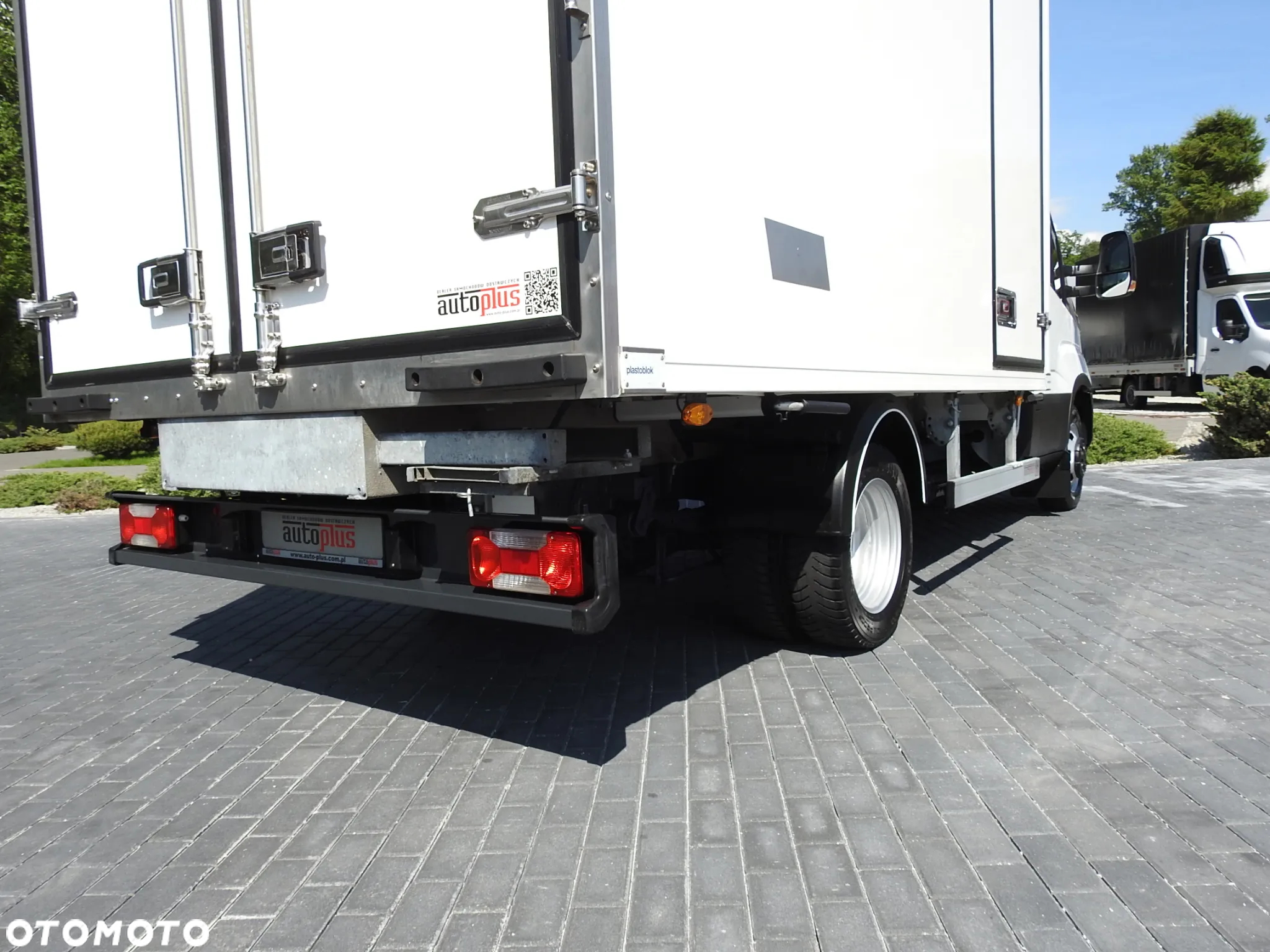 Iveco DAILY 50C15 CHŁODNIA KONTENER -5*C ZASILANIE 230V KLIMATYZACJA BLIŹNIACZE KOŁA 150KM [ 279041 ] - 29