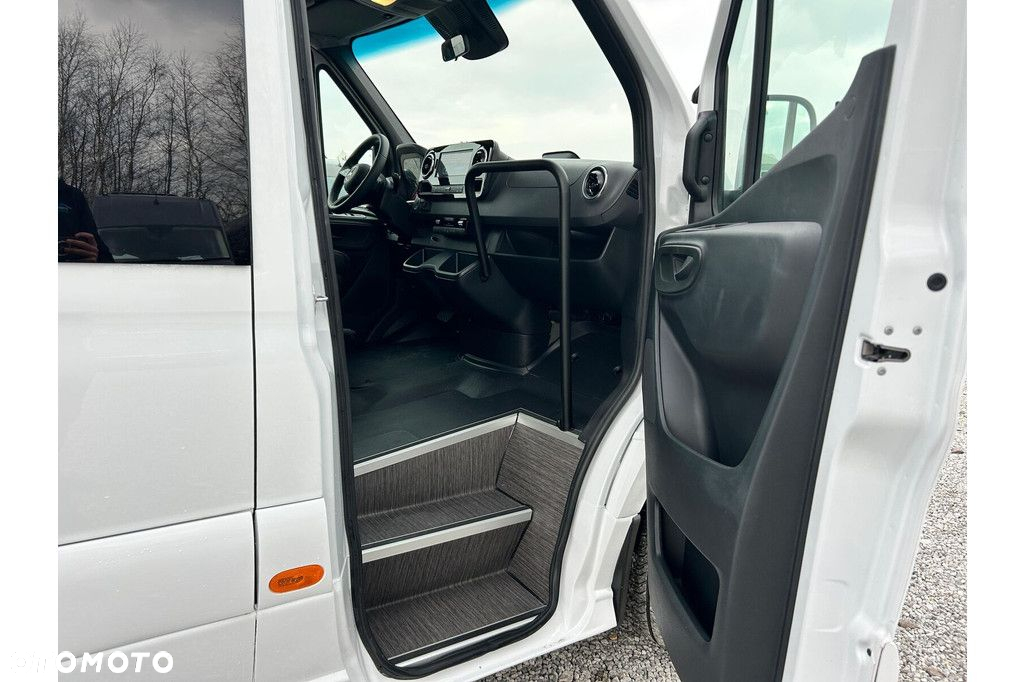 Mercedes-Benz Sprinter 517 - 13