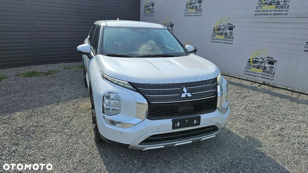 Mitsubishi Outlander - 1