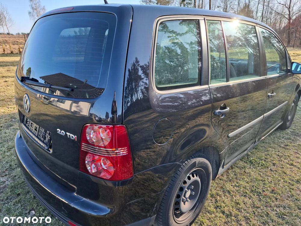 Volkswagen Touran - 8