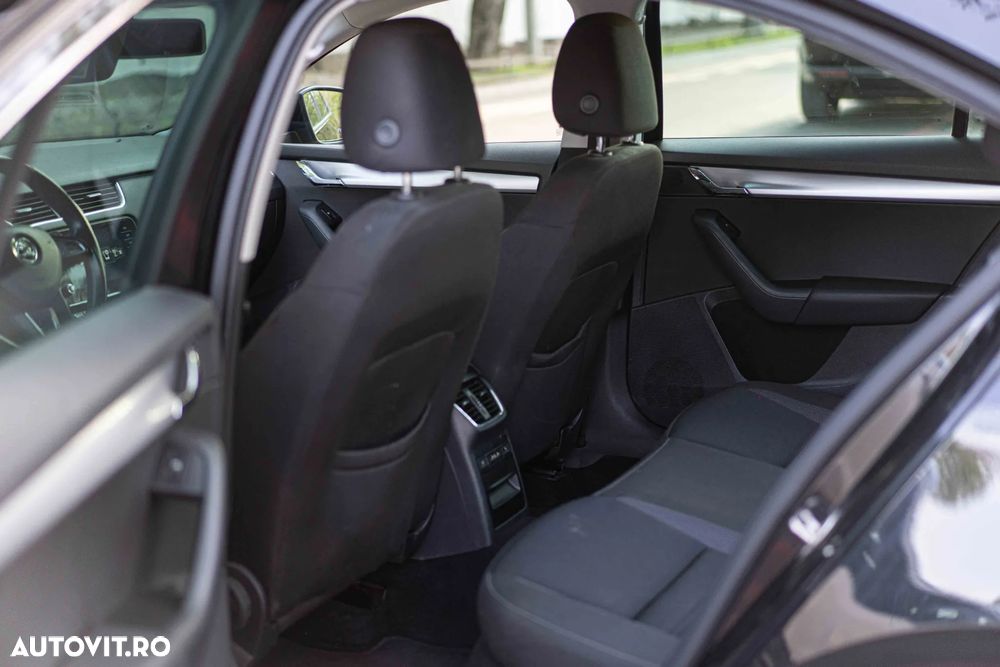 Skoda Octavia 1.6 TDI DSG Ambition - 15