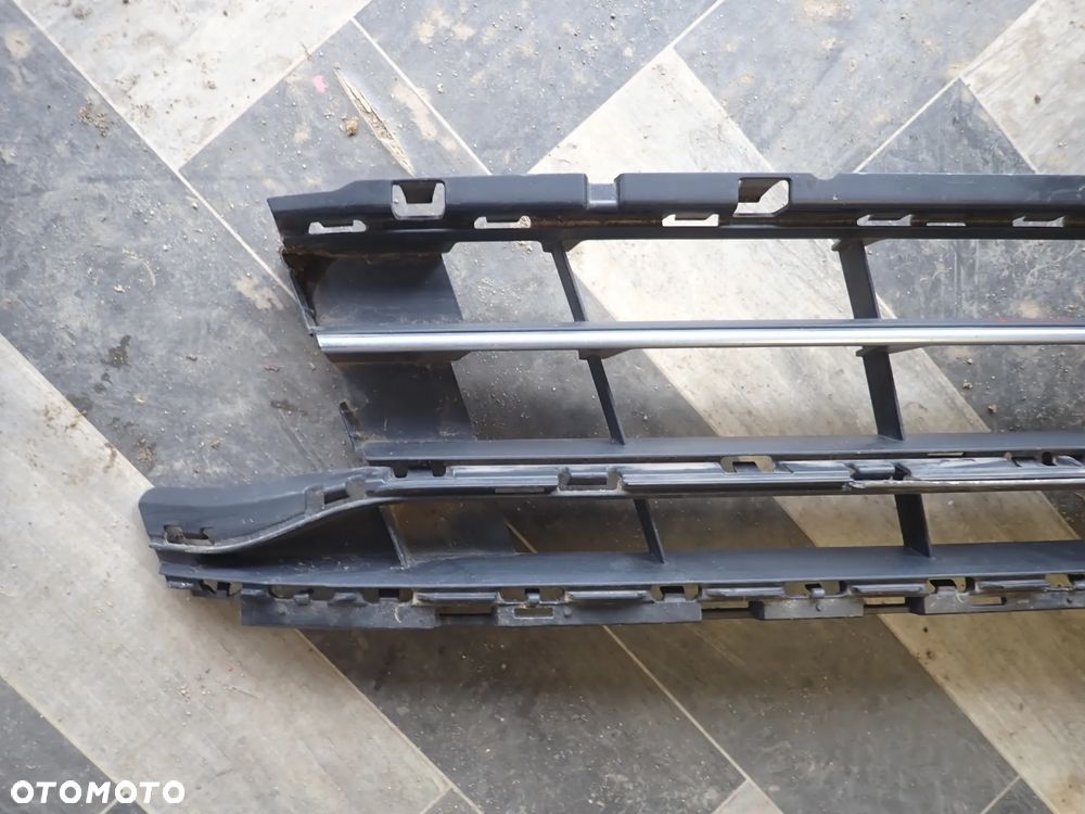 VOLSWAGEN PASSAT KRATKA ZDERZAKA PRZEZ LIFT - 2
