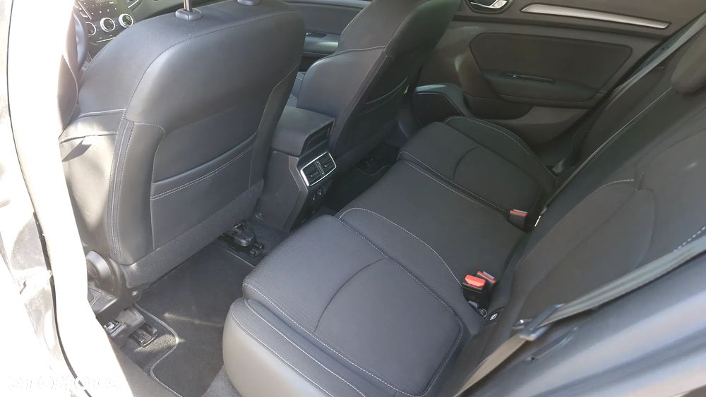 Renault Megane 1.3 TCe FAP Zen - 11