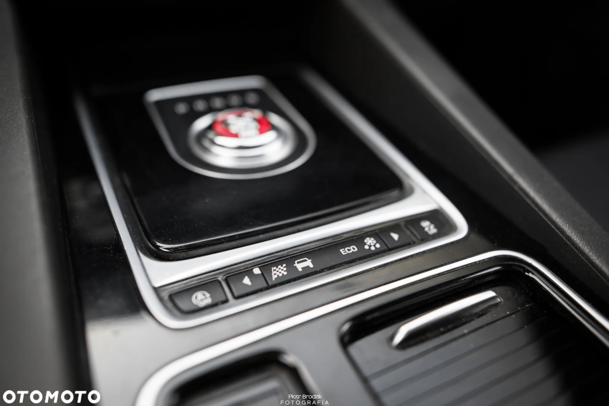 Jaguar F-Pace 25t AWD Prestige - 15