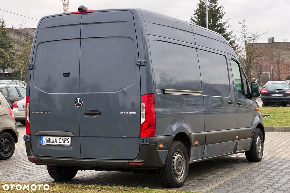 Mercedes-Benz Sprinter - 4