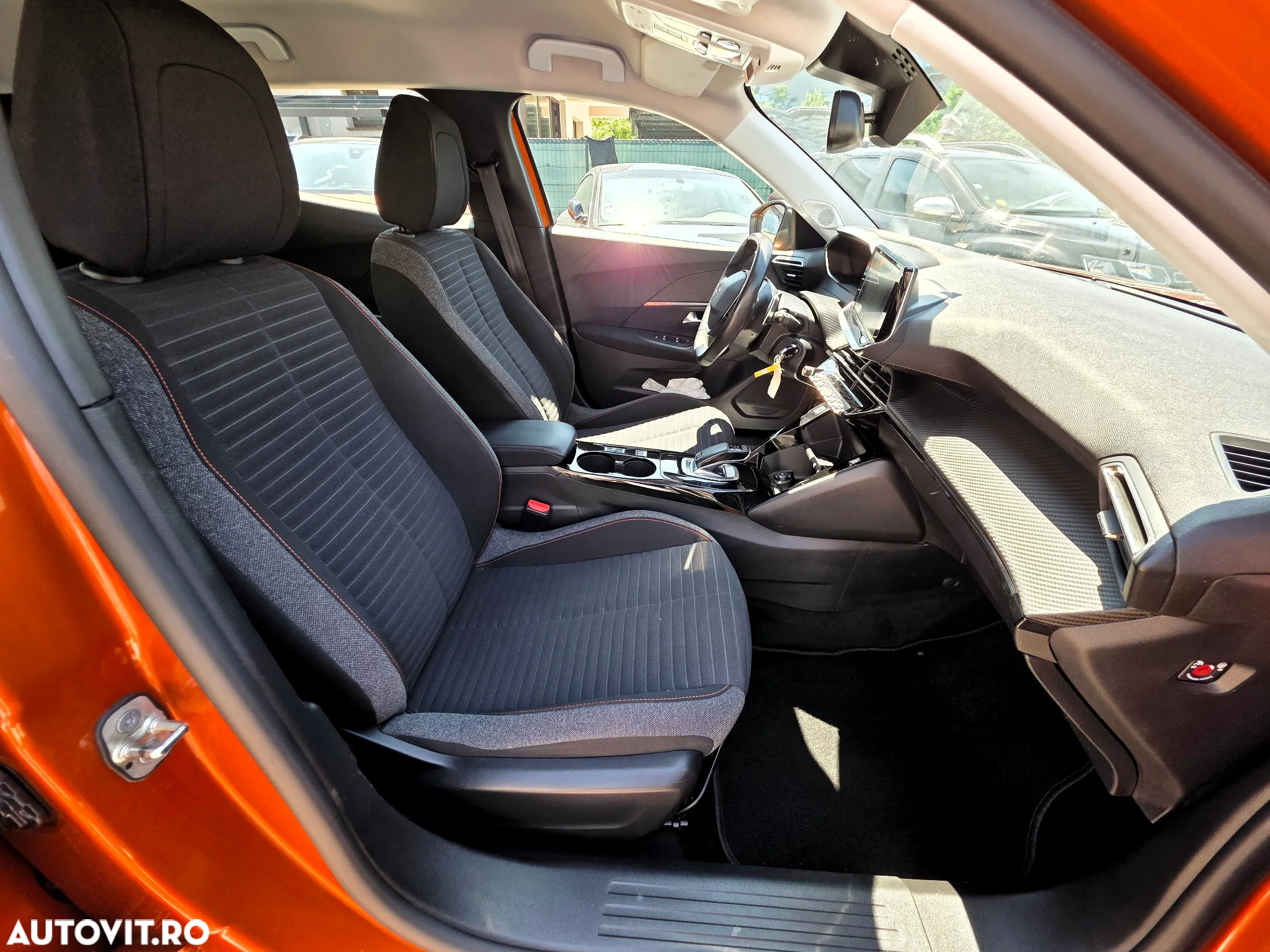 Peugeot 2008 PureTech 130 EAT8 Allure - 14