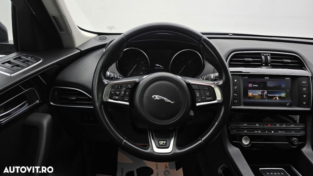 Jaguar F-Pace - 15