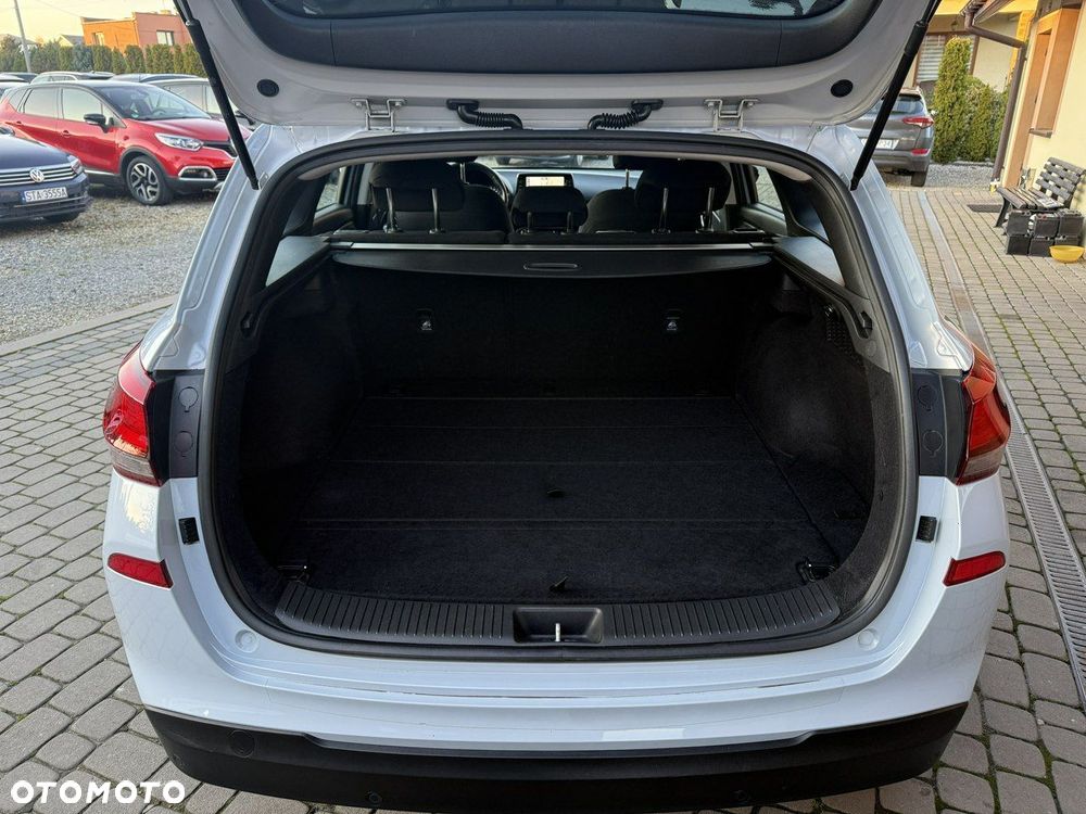 Hyundai i30 1.4 BlueDrive Comfort - 28