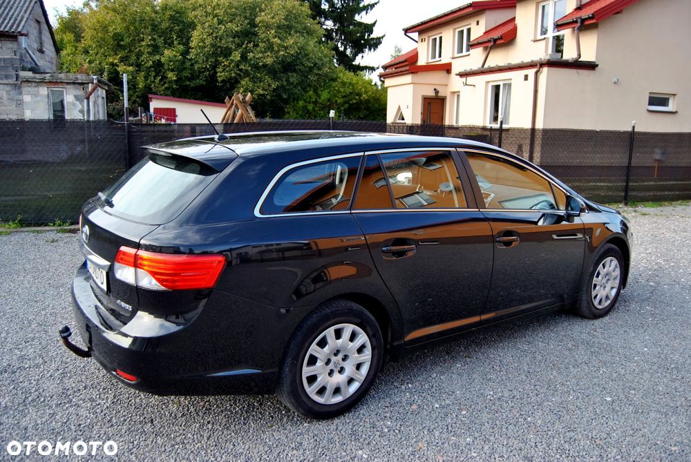 Toyota Avensis 1.8 Premium EU5 - 14