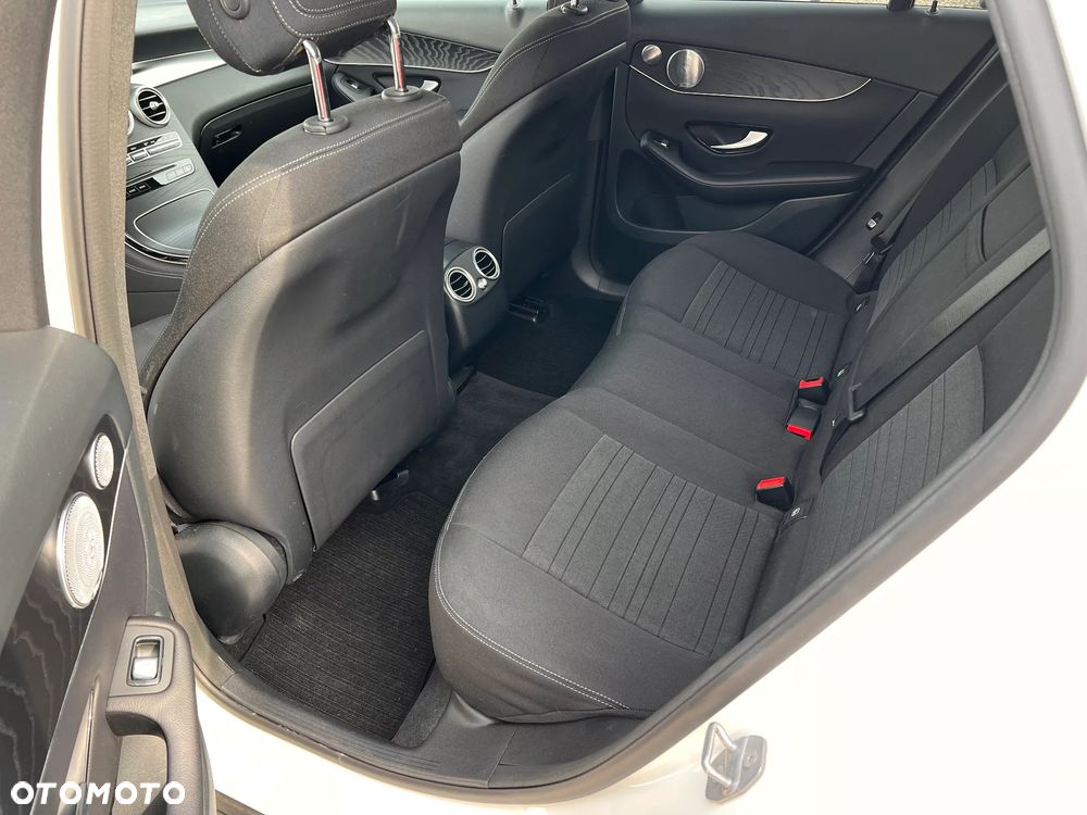 Mercedes-Benz GLC 350 d 4Matic 9G-TRONIC AMG Line - 28