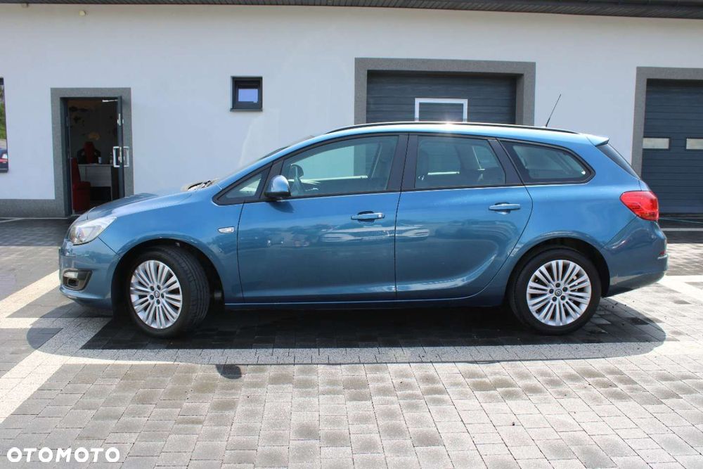 Opel Astra 2013 photo 4