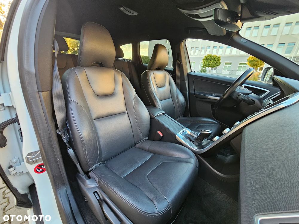 Volvo XC 60 D4 Geartronic Summum - 27
