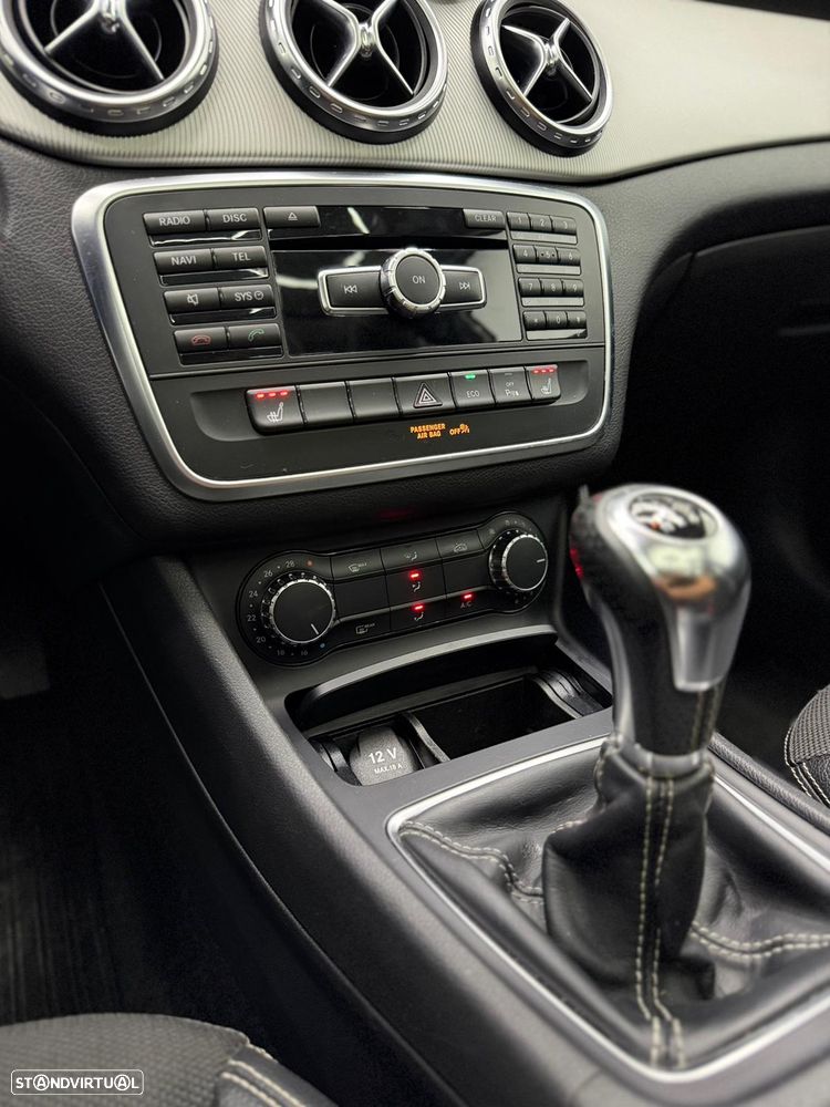 Mercedes-Benz GLA 200 Urban - 13