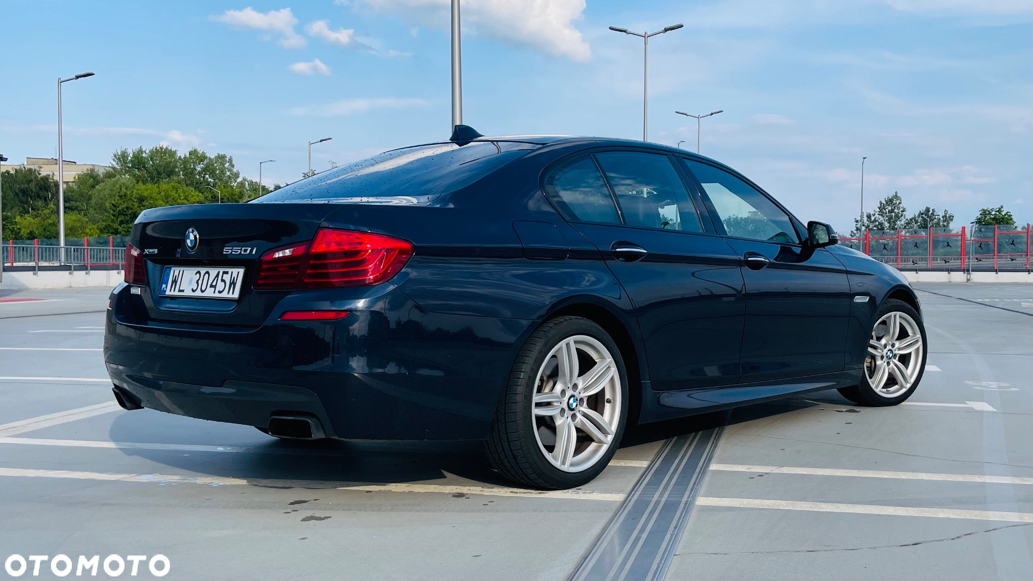 BMW Seria 5 550i xDrive Luxury Line - 18