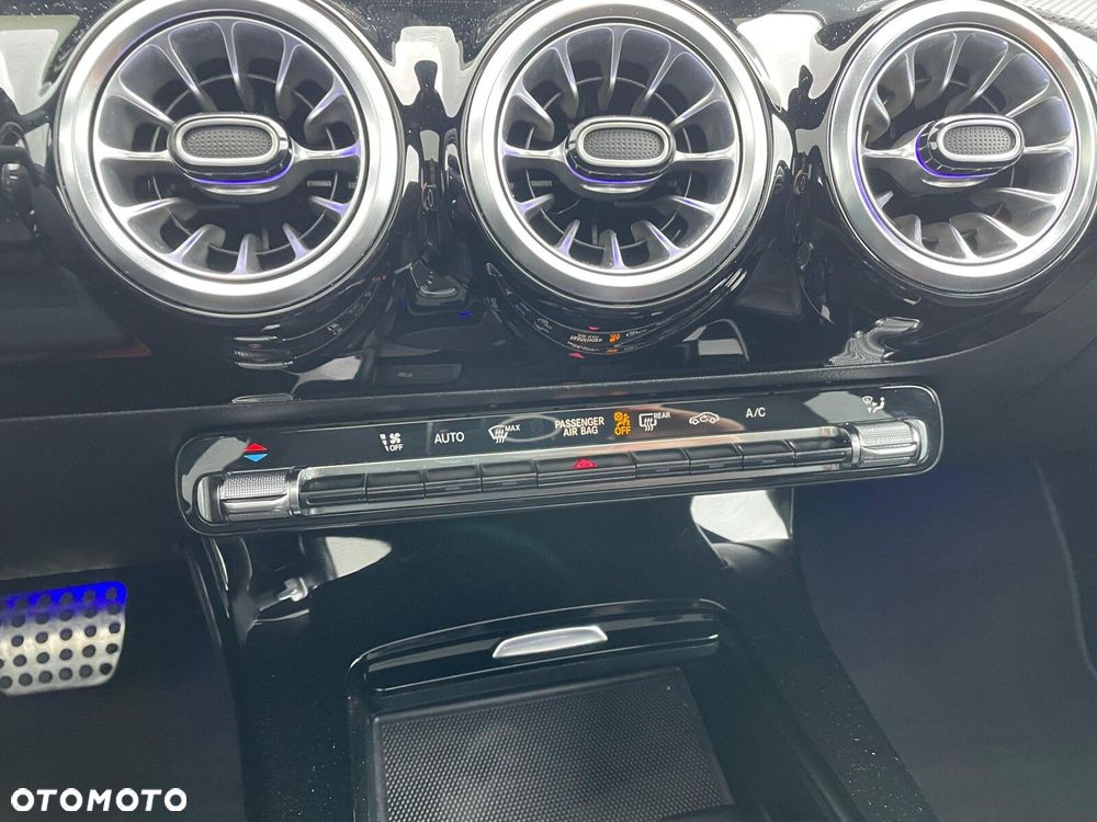 Mercedes-Benz CLA 180 d AMG Line 8G-DCT - 13