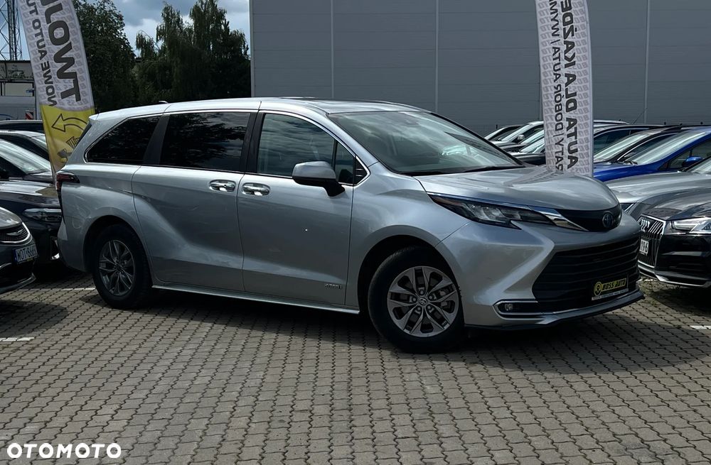 Toyota Sienna - 1