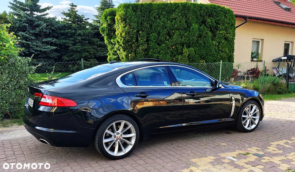 Jaguar XF 4.2 Super V8 - 8